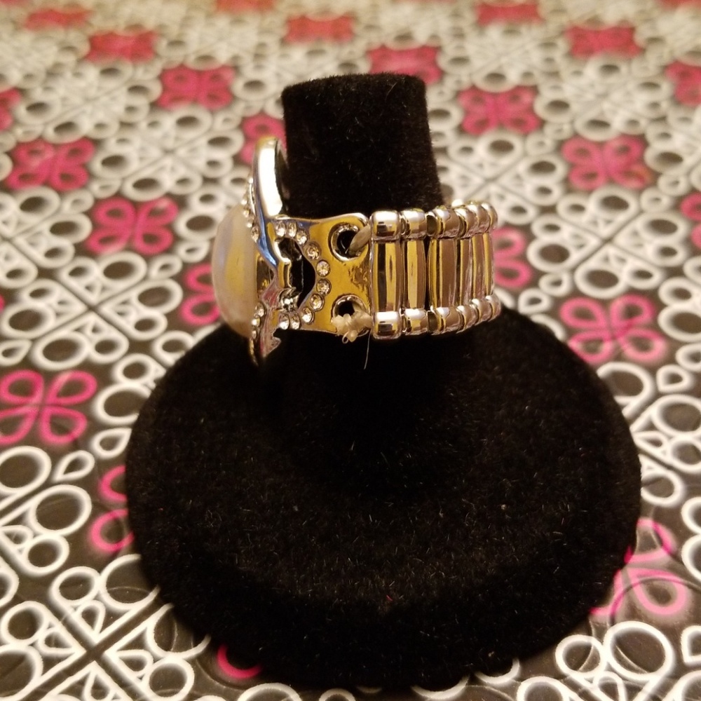 Ring - Picture 3 of 5